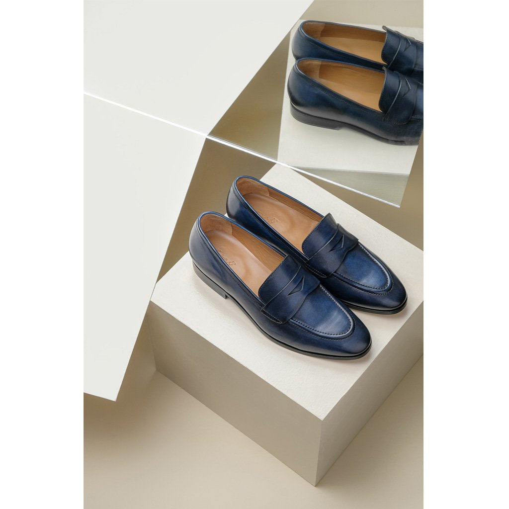 Saint Lukonin Toned Navy Leather Loafers With Set - SaintG India