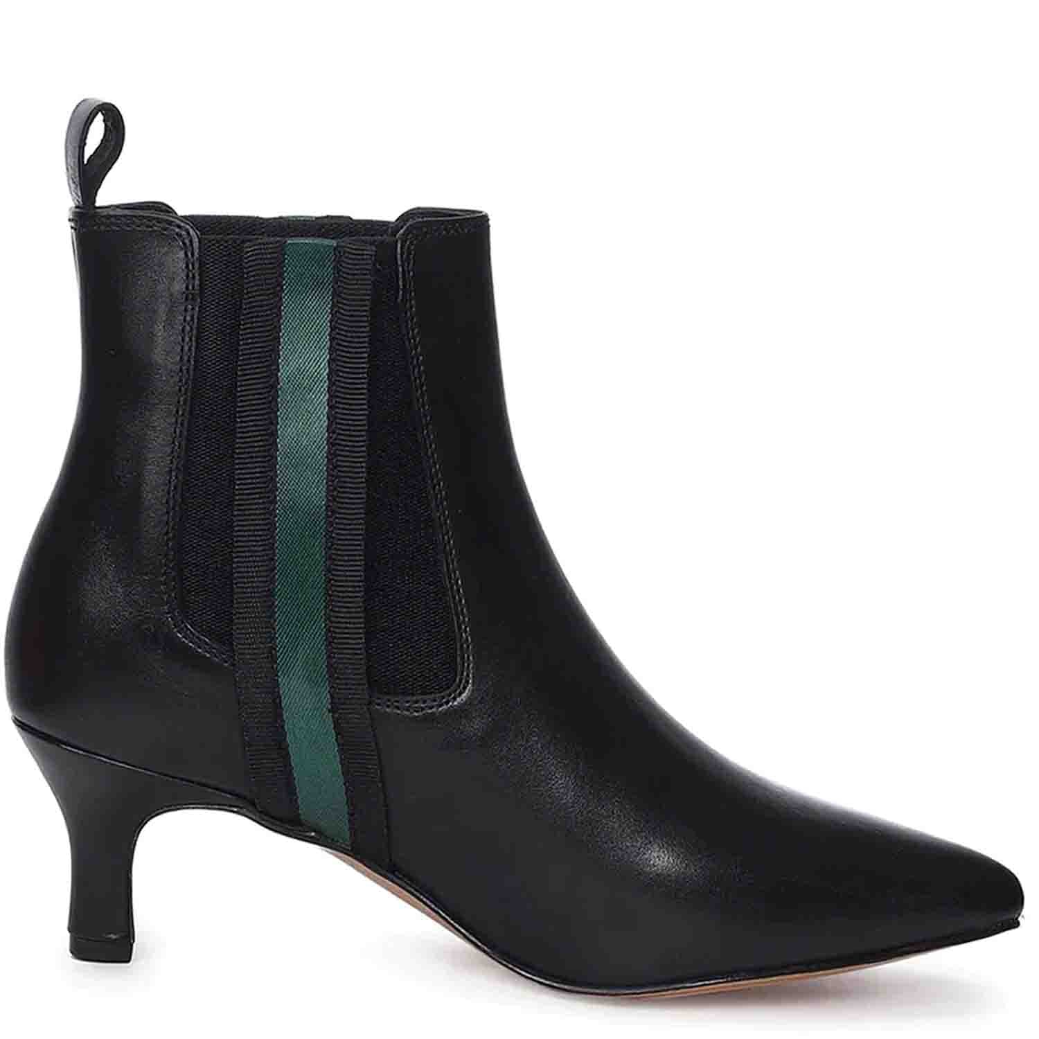 Saint Ashlyn's Black Crust Leather Boots – a stylish and timeless choice