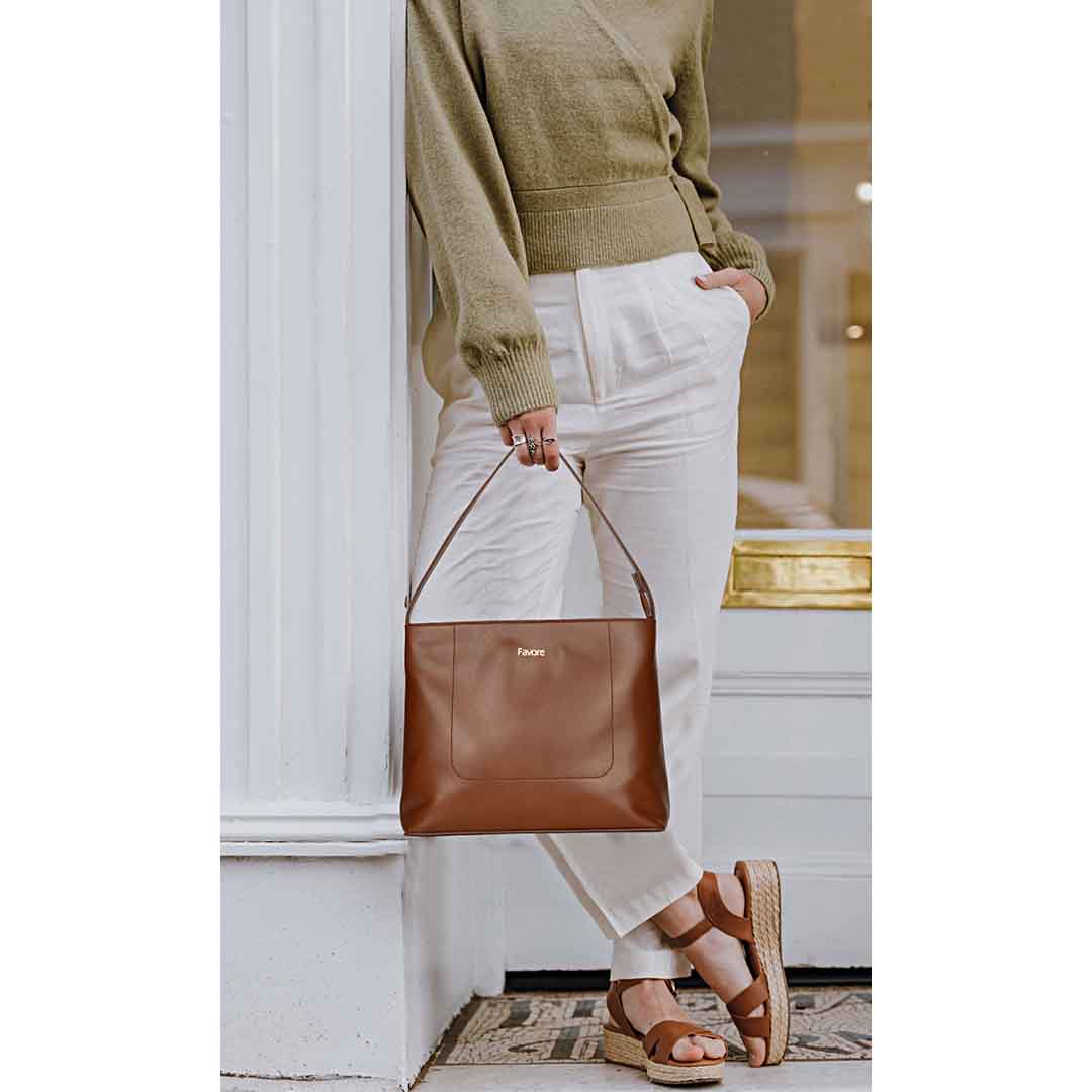 Favore Women Dark Brown Leather Shoulder Bags