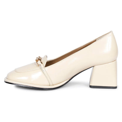 Elegant Ivory Patent Leather Moccasins