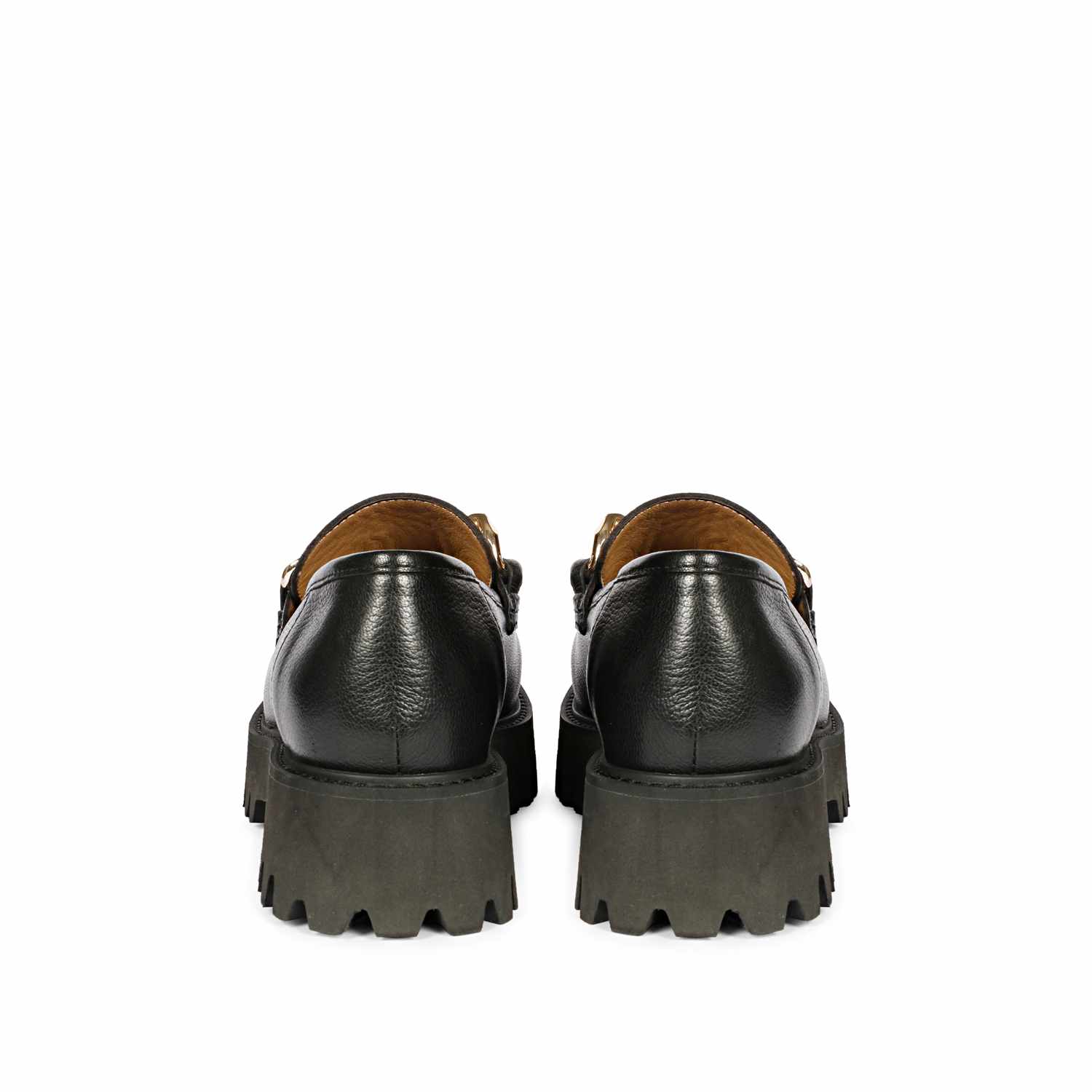 Saint Clara black leather moccasins: Timeless elegance for every step. Classic comfort in sleek black leather. Ideal for any occasion