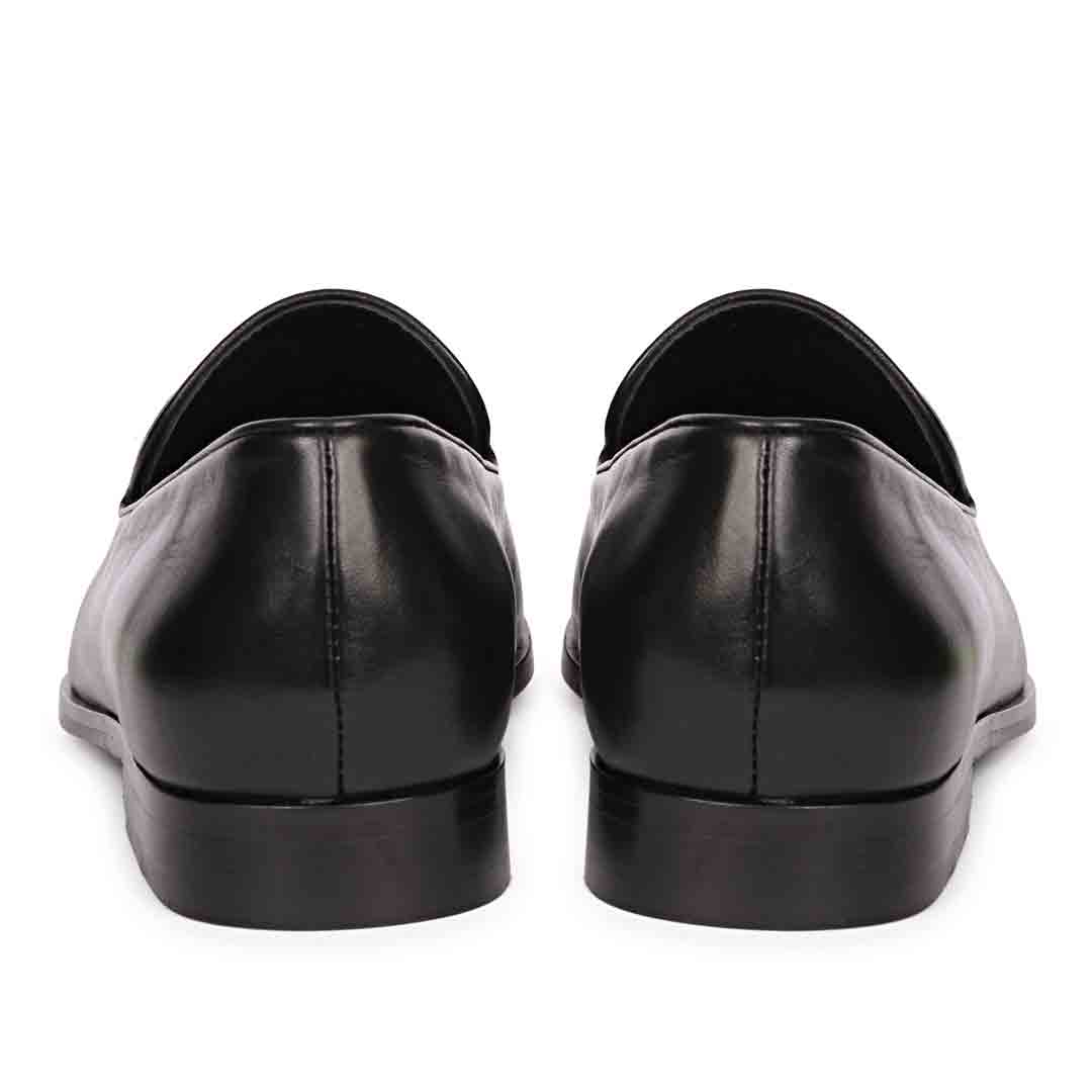 Saint Valentin Black Leather Tassel Moccasins