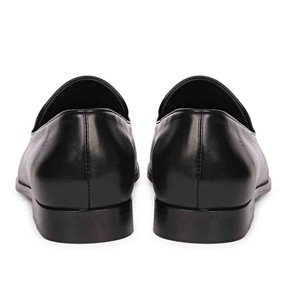 Saint Valentin Black Leather Tassel Moccasins